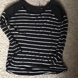 5/$20 🎉 Striped top